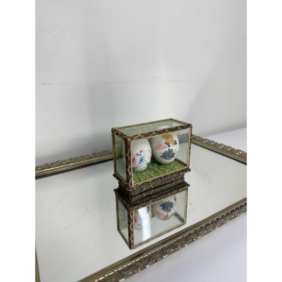 Beautiful Vintage Hand Painted Chinese Eggs with Florals in Glass Display Case - Picture 2 of 9